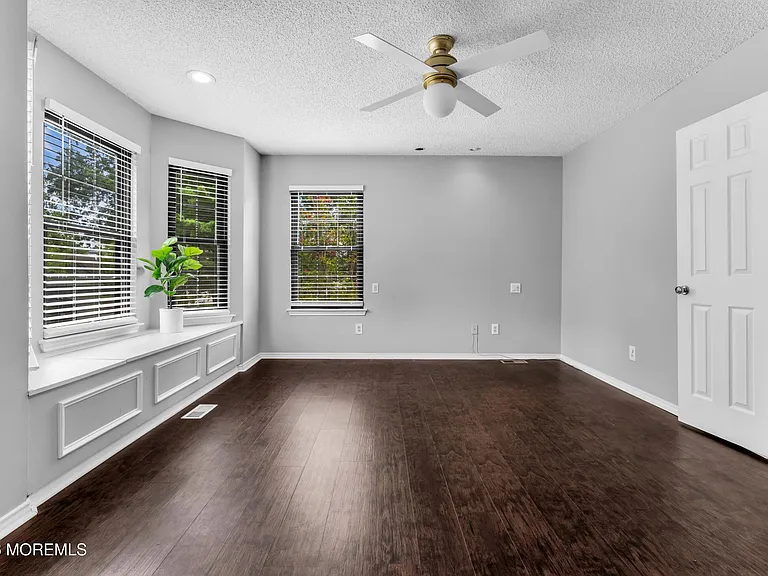 141 Old Orchard Ln — Photo 25