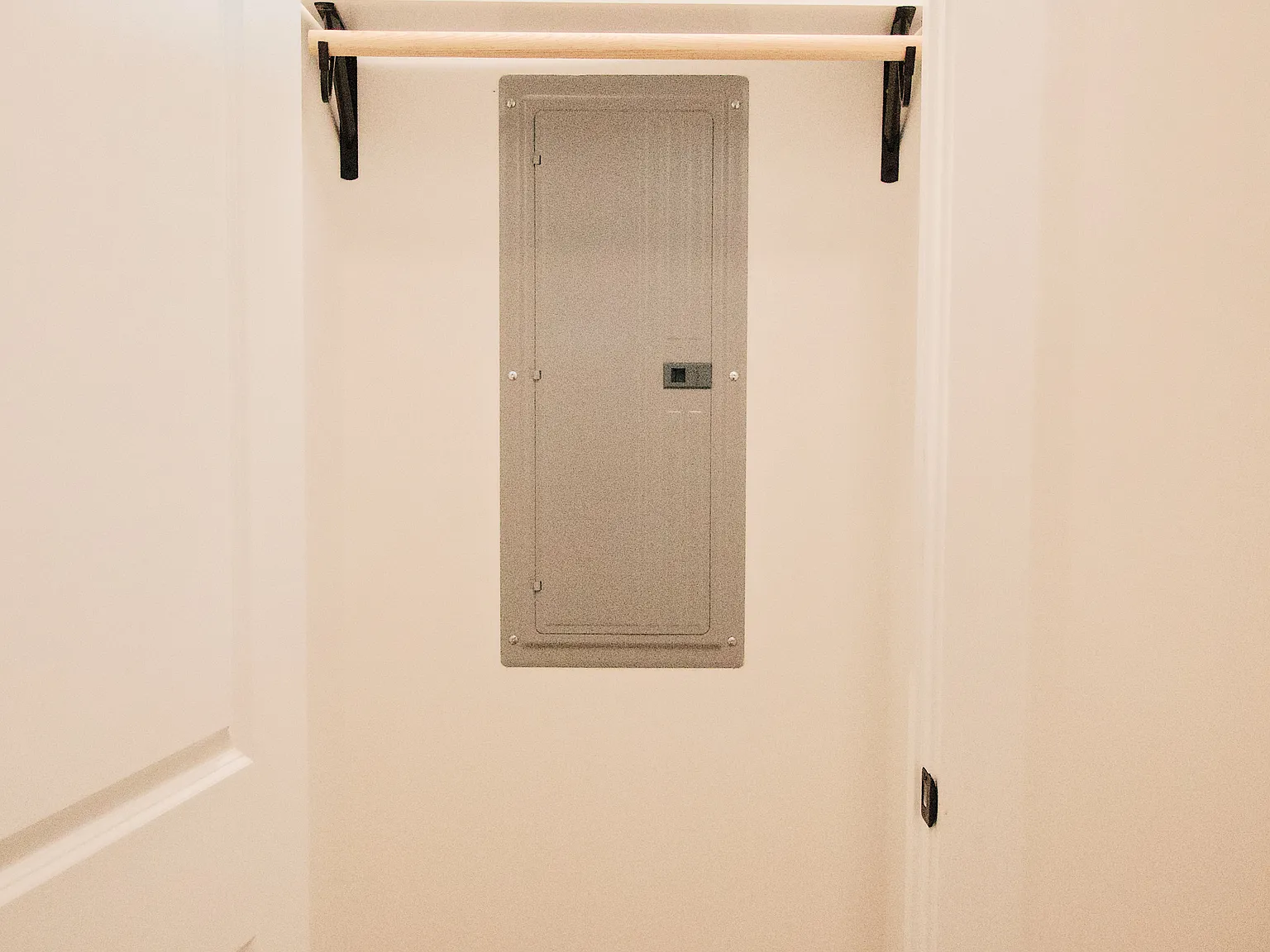 3 bed, 1350 sqft, $2,500 — Photo 4