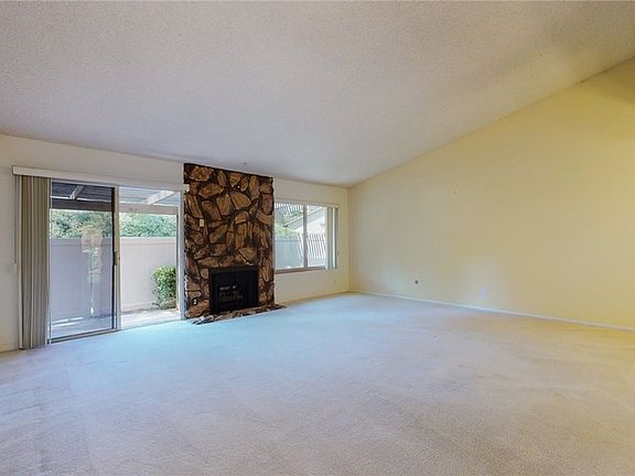 4th image of 26112 Rainbow Glen Dr