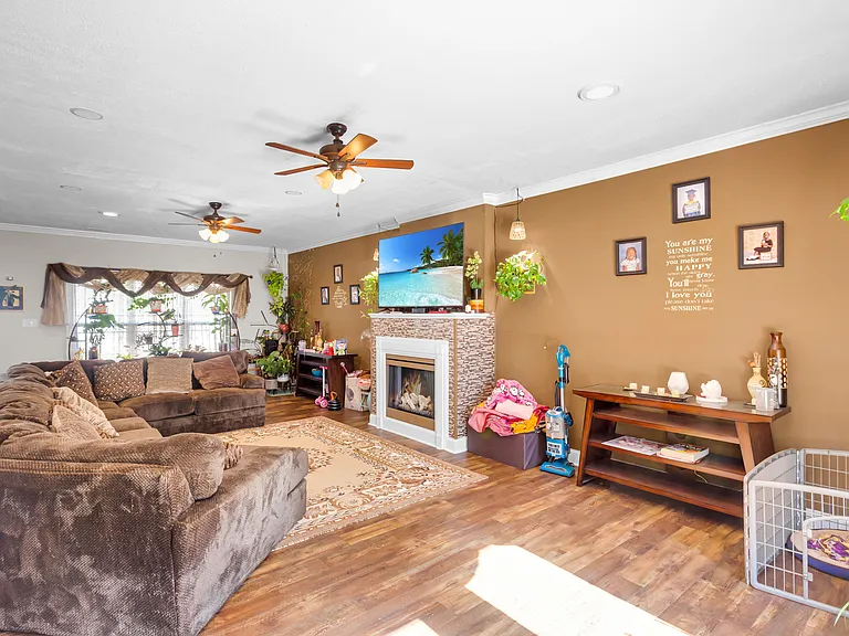 371 Carolina Pines Blvd — Photo 9