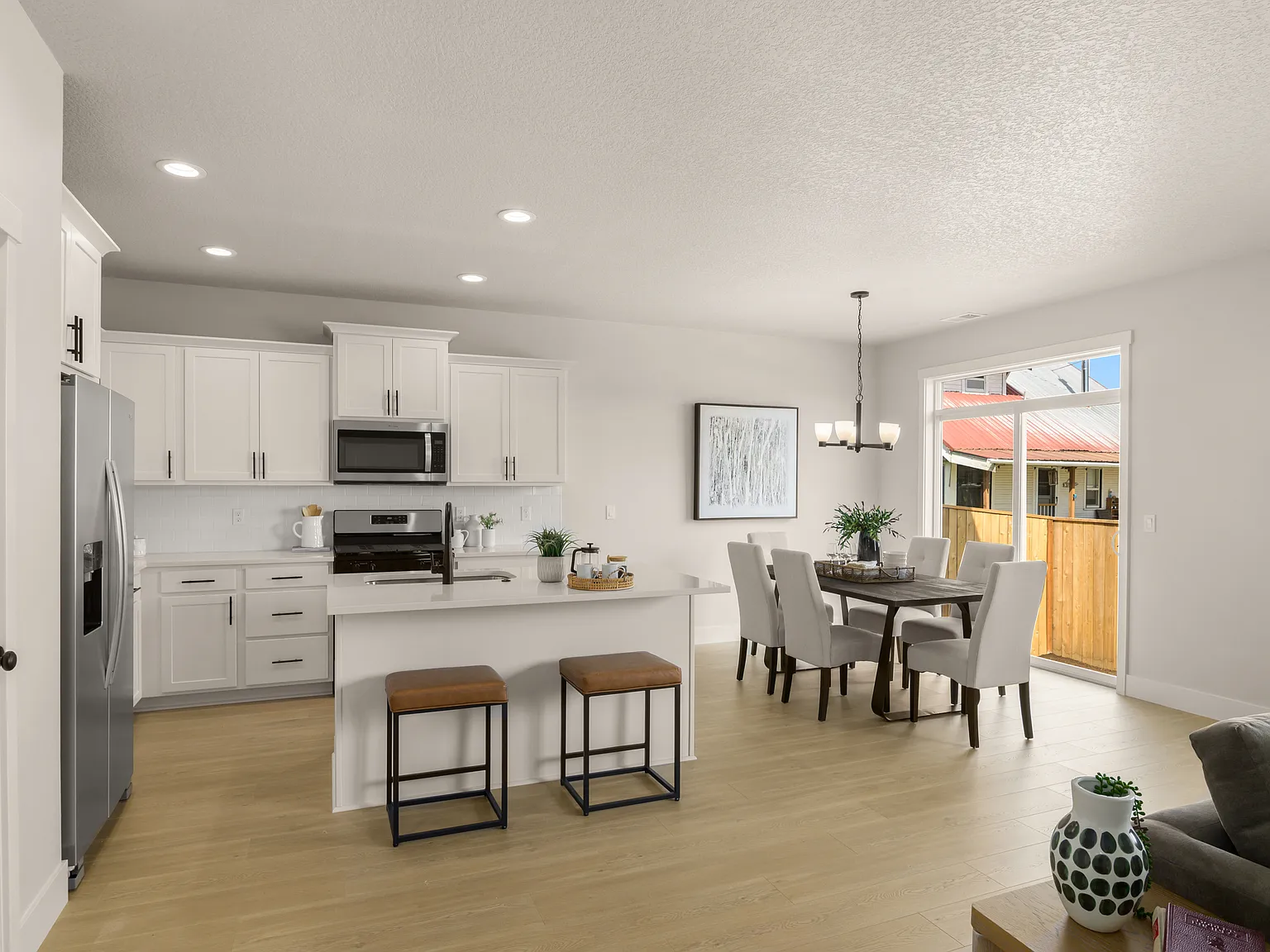 4 bed, 2.5 bath, 2142 sqft, $2,875 — Photo 3
