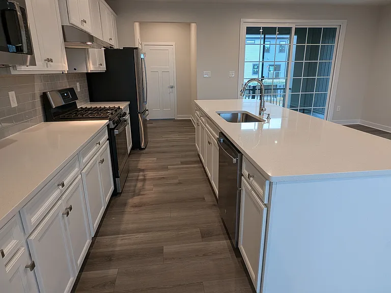 335 E Cochran St — Photo 20