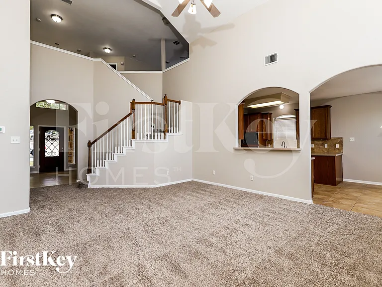 2225 Crary Mdw — Photo 4
