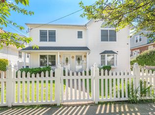 30B Edgewood Rd, Pt Washington, NY 11050