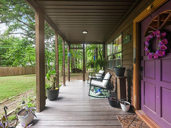 5th image of 1704 Haley Glenn Ln