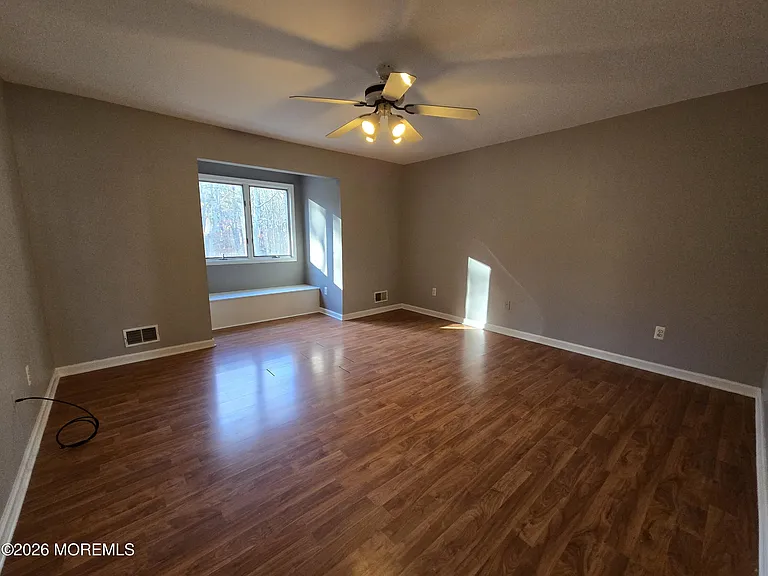 274 Easy St #RIGHT — Photo 15