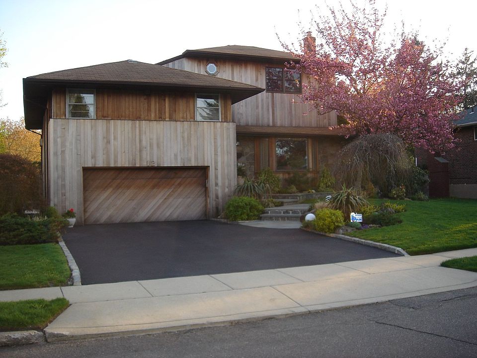 12 Wren Drive, Woodbury NY