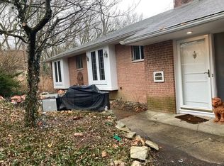 2557 Charing Rd, Columbus, OH 43221