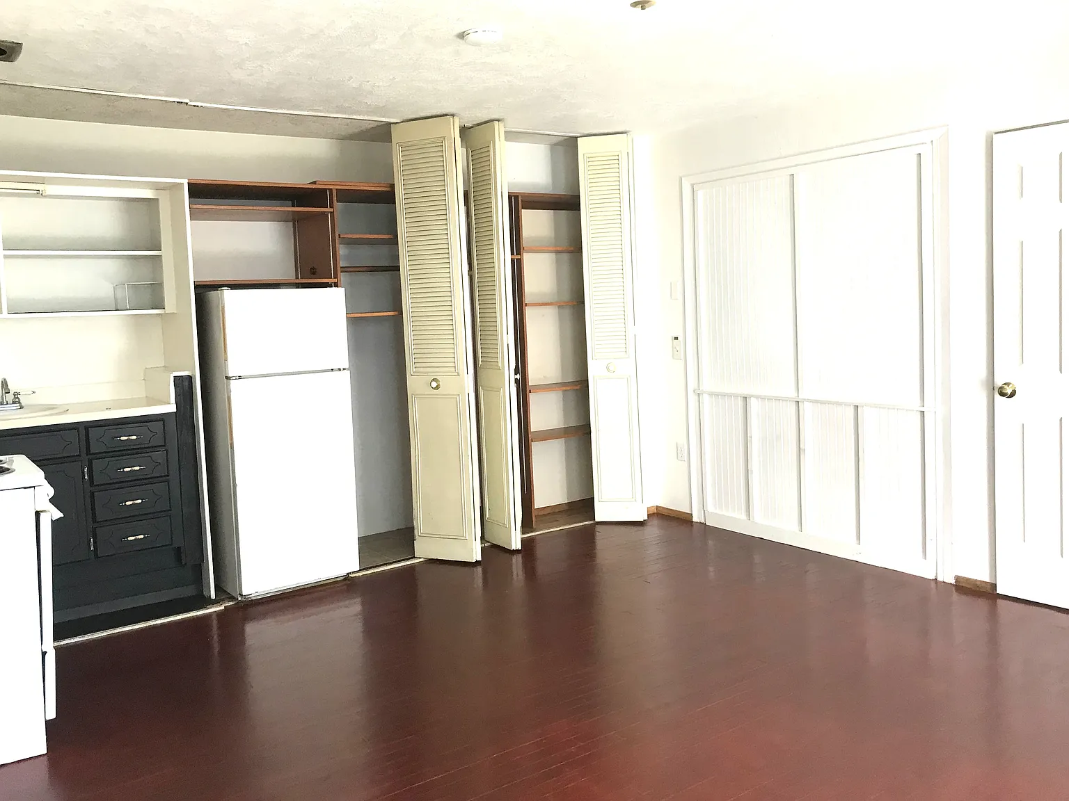 Studio, 450 sqft, $1,090 — Photo 4