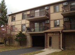 1654 Ishnala Dr APT 202, Naperville, IL 60565