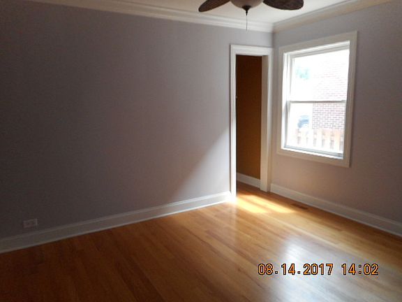 4th image of 7639 N Oriole Ave