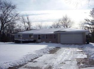 S76W22165 Glenecho Rd, Muskego, WI 53150