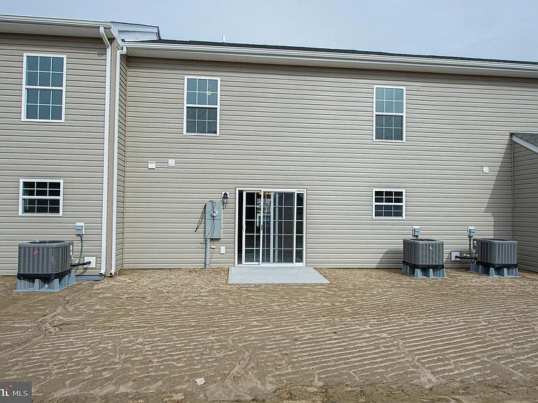 241 Morgans Ct — Photo 6