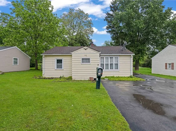 146 Hyde Pkwy, Palmyra, NY 14522