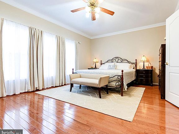 3rd image of 6456 Sutcliffe Dr