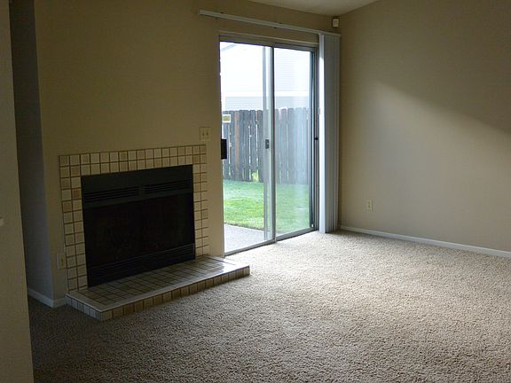 3rd image of 8307 NE Starflower Ct