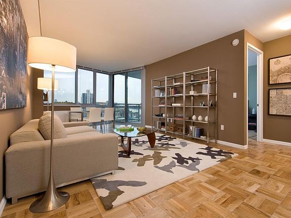 4th image of 505 W 37th St APT 2001