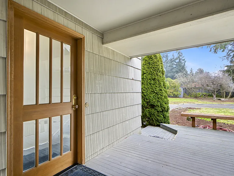 20731 2nd Ave SW #B — Photo 2