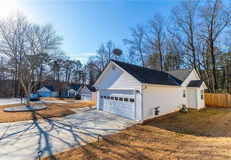 199 Amelia Creek Way — Photo 2