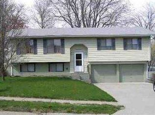 9912 O St, Omaha, NE 68127