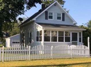 37 Meadow Rd, Longmeadow, MA 01106