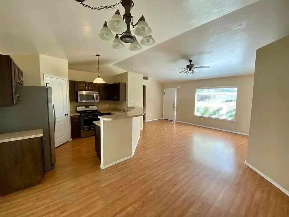 629 Picabo Dr — Photo 3