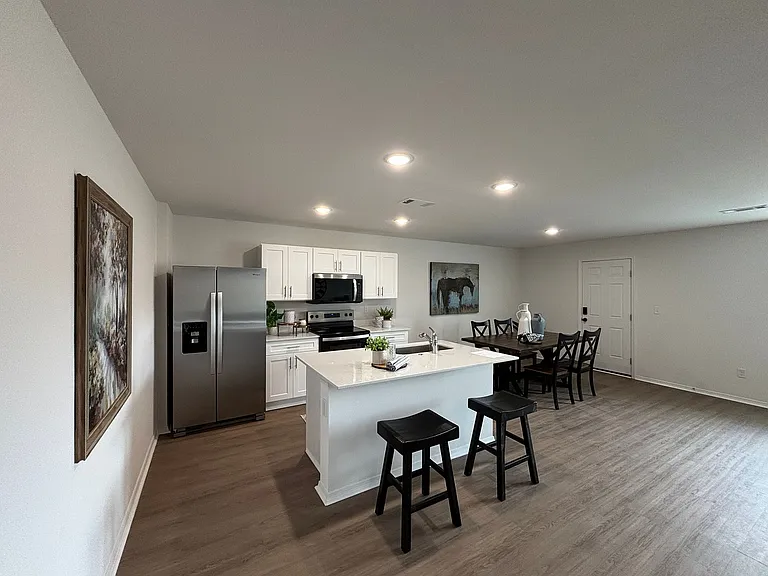 149 Preston Ln — Photo 4