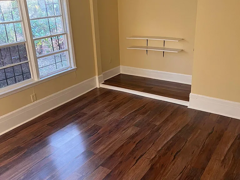 1743 Greenview Cir — Photo 11