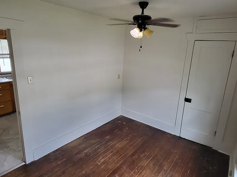 924 E Turner St — Photo 11