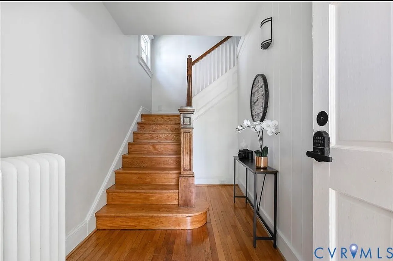 3 bed, 1827 sqft, $2,100 — Photo 2