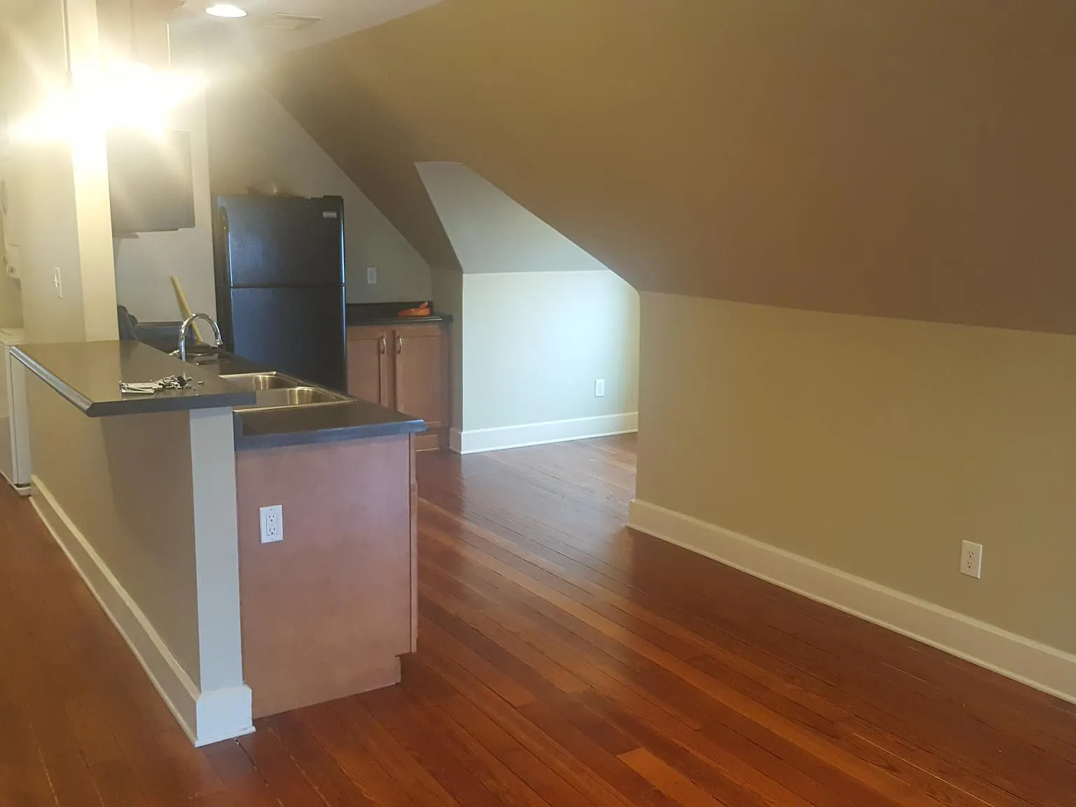 3347 Woodburn Ave — Photo 4