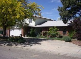 1909 Brenwood Dr, Farmington, NM 87401