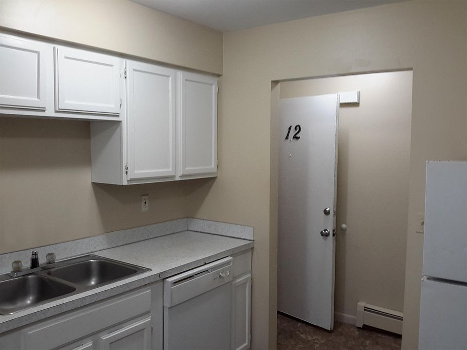 1st image of 3207 Park Dr APT 12