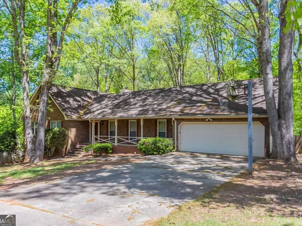 2352 Rockwood Way, Stone Mountain, GA 30087