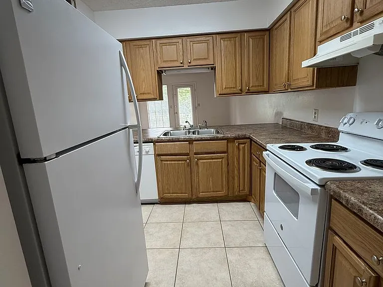 117 Classic Ct — Photo 14