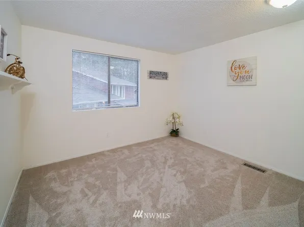 14036 110th Pl NE #2, Kirkland, WA 98034