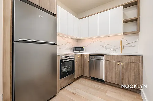 27-16 21st St #7C Photo 1