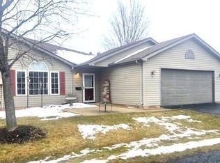 7 Carriage Ln, Owatonna, MN 55060