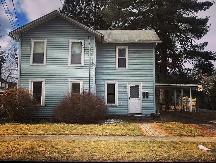 814 Hulett St photo 1