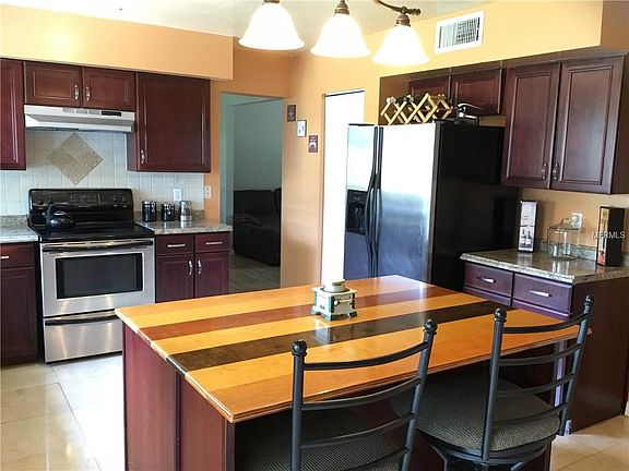 5th image of 15807 Ashbury Pl