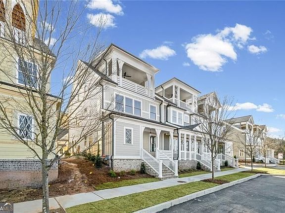 3rd image of 557 Groover St