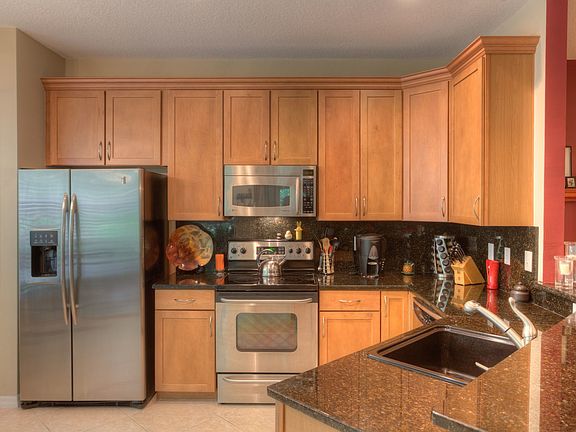 5th image of 14185 Waterville Cir