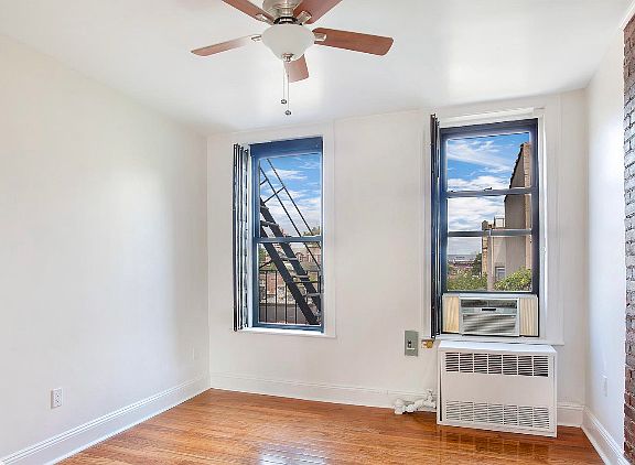 3rd image of 15 Leroy St APT 20