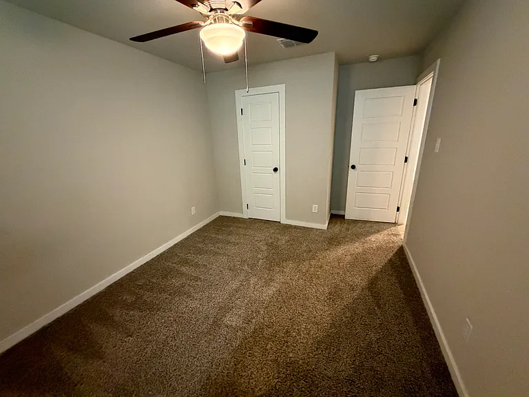 1100 River Wood — Photo 18