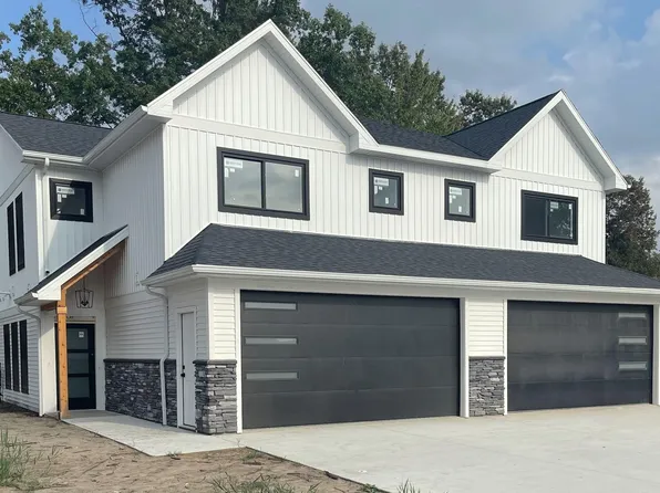 5010 Danbury Place Ct, Midland, MI 48640