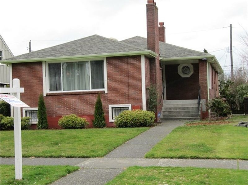 1st image of 225 Auburn Way N