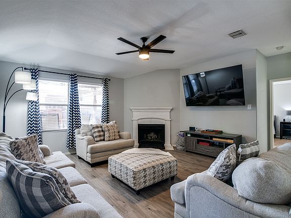 2nd image of 500 Coolidge Ln