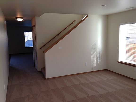 5th image of 259 Bondgard Ave E