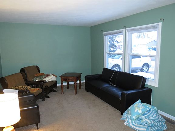 5th image of 809 W Hively Ave