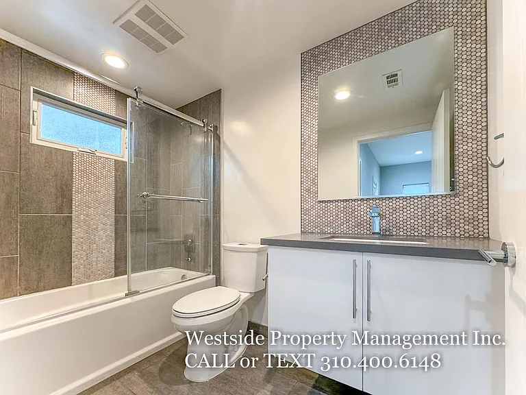 1823 N Van Ness Ave — Photo 30
